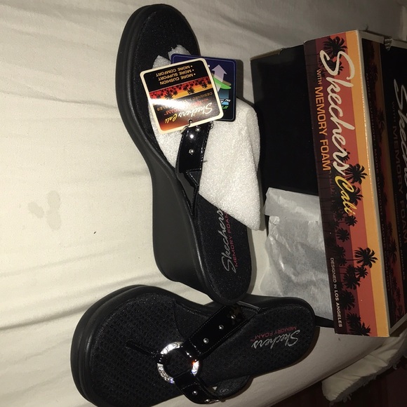 sketchers wedge flip flops